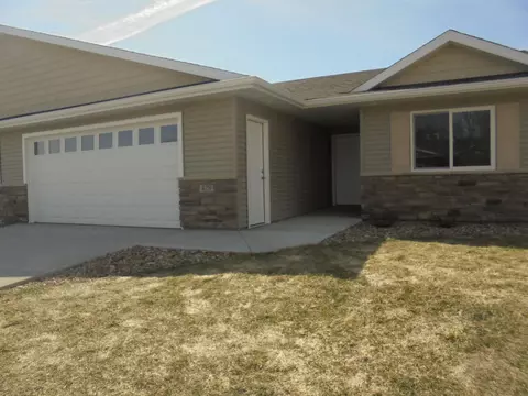 428 Buckshot Ct, Kenyon, MN 55946
