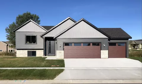 1011 12th Ave NW, Kasson, MN 55944