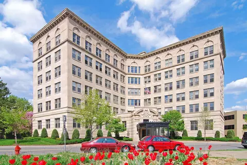510 Groveland Ave #422, Minneapolis, MN 55403