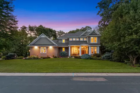 2436 Highover Trl, Chanhassen, MN 55317