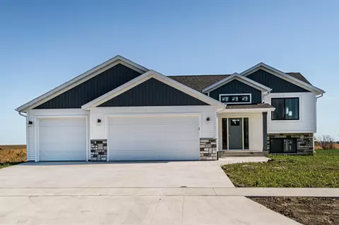 424 Spring Day Ave NE, Eyota, MN 55934