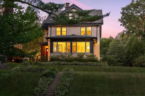 1428 W Minnehaha Pkwy, Minneapolis, MN 55419