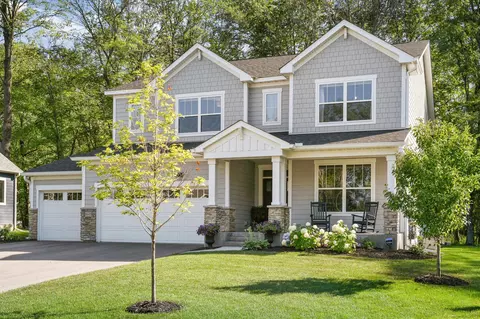 6645 Bracken Dr, Minnetrista, MN 55331