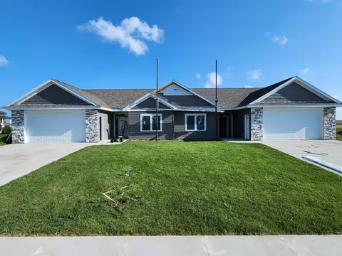L2b2 Sandstone Drive Nw, Eyota, MN 55934