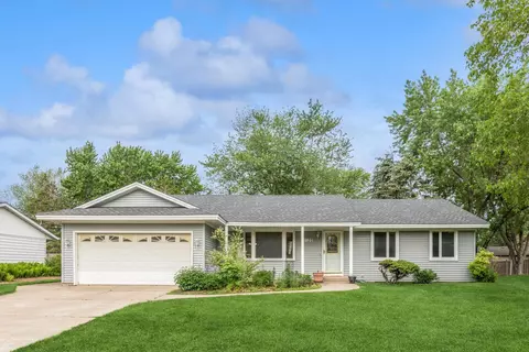 1120 Rome Ct, Apple Valley, MN 55124