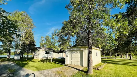 2012 Stanton Dr NW, Baudette, MN 56623