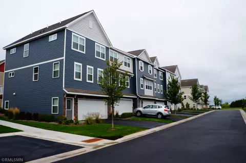 8786 Granite Cir, Woodbury, MN 55129
