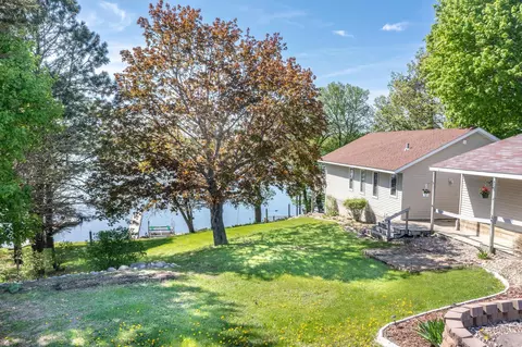 26836 Sioux Trl, Madison Lake, MN 56063
