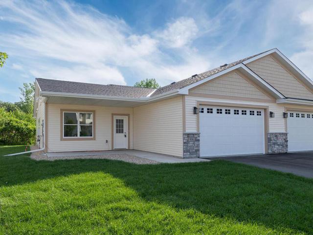 936 Serenity Cir, Young America, MN 55397