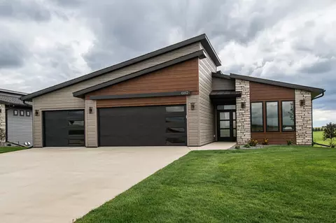 6612 Morgan Dr NW, Byron, MN 55920