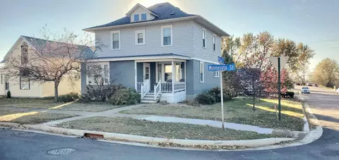202 S Minnesota St, Lakefield, MN 56150