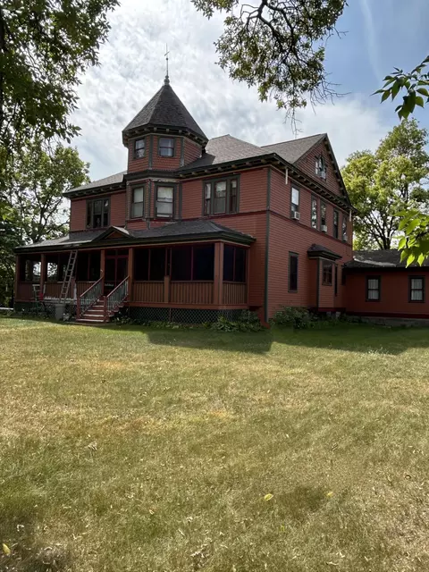 357 2nd St SW, Perham, MN 56573