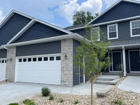 2772 Hawk Ridge Ct SE, Rochester, MN 55904