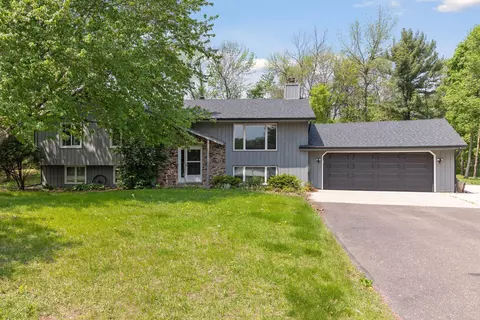 8239 Deer Pond Ct N, Lake Elmo, MN 55042