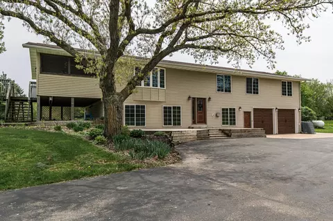 7130 30th St SE, Eyota, MN 55934