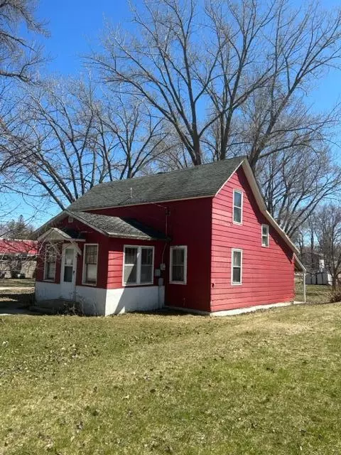 403 W Nokomis St, Osakis, MN 56360