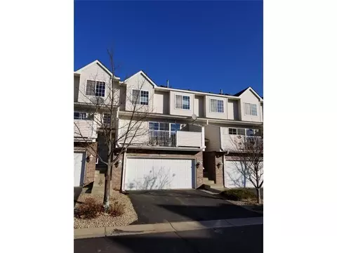 2716 Brockman Ct, Northfield, MN 55057