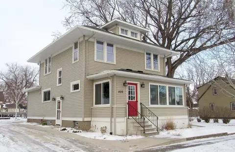 420 W 3rd St, Winthrop, MN 55396