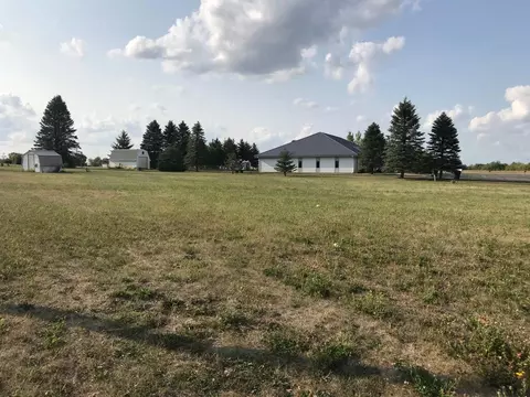 499 N 2nd Ave, Miltona, MN 56354