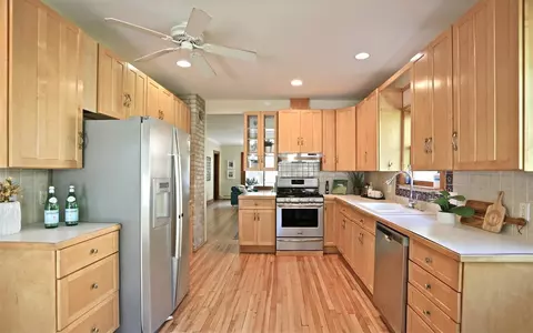 905 Lakeview Ave, Saint Paul, MN 55117