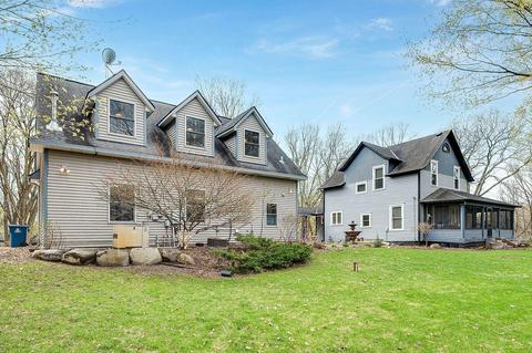 19080 Eastwood Dr, Deephaven, MN 55331