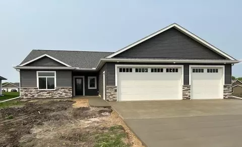 173 Eau Claire Ave SE, Hutchinson, MN 55350