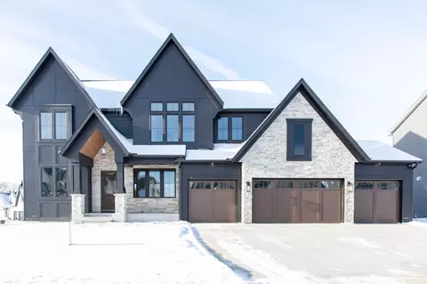 17005 46th Ave N, Plymouth, MN 55446