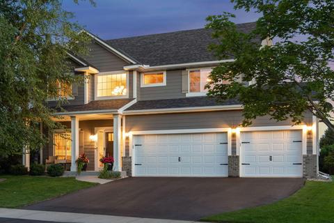 2607 Clover Field Cir, Chaska, MN 55318