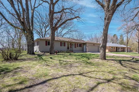 102 Parkwood Pl, Fairmont, MN 56031