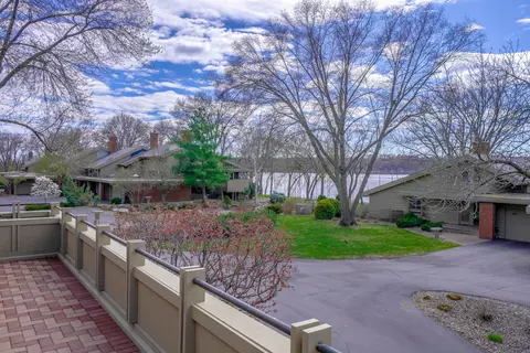 217 Eastbank Ct N, North Hudson, WI 54016
