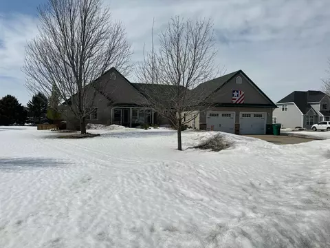 805 Hills Ave, Jackson, MN 56143