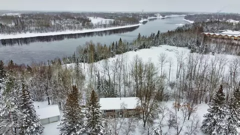 102 Shorewood Dr, International Falls, MN 56649