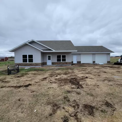 152 E Cozy Oak Dr, Ottertail, MN 56571