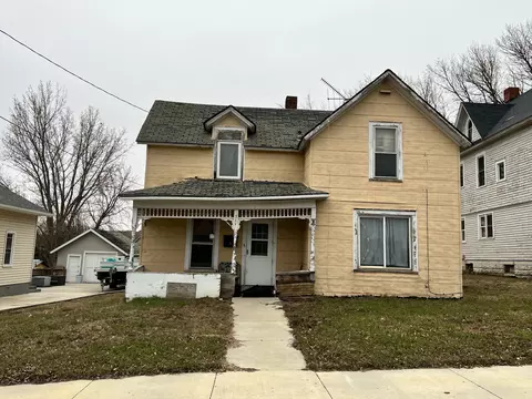 711 Minnesota Ave E, Glenwood, MN 56334