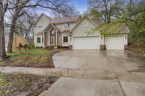 12625 Parkwood Dr, Burnsville, MN 55337