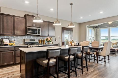 7384 Forest Ln, Lino Lakes, MN 55038