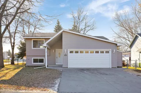 13798 Glenhurst Ln, Savage, MN 55378