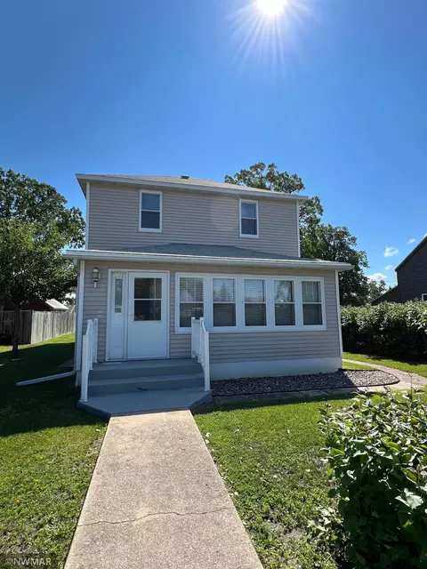 227 4th St S, Greenbush, MN 56726
