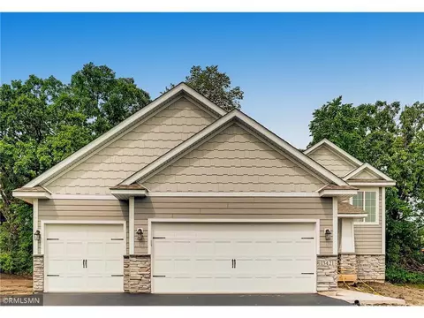 2998 Trinity Dr, Shakopee, MN 55379