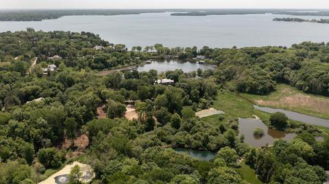 425 Ferndale Woods Rd, Wayzata, MN 55391