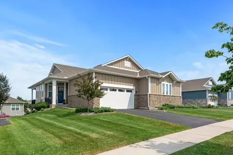 5075 Sunstream Ln, Woodbury, MN 55129