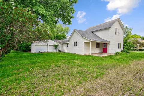 201 S Park St, Saint Clair, MN 56080