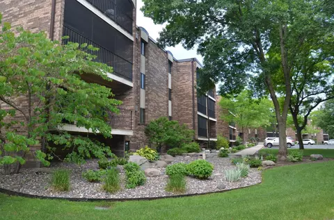 10451 Greenbrier Rd #116, Minnetonka, MN 55305