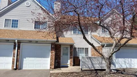 1197 Bay Cove Cv #62, White Bear Lake, MN 55110