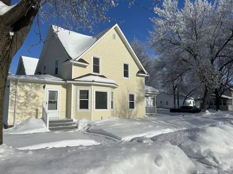 123 S 7th St, Montevideo, MN 56265
