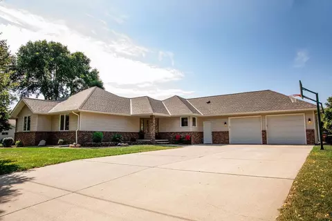 105 S 19th St, Montevideo, MN 56265