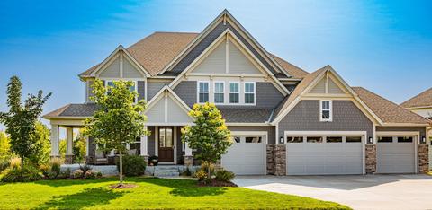 18 Rapp Farm Blvd, North Oaks, MN 55127