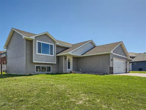 282 Wheat Field Ln, New Richmond, WI 54017
