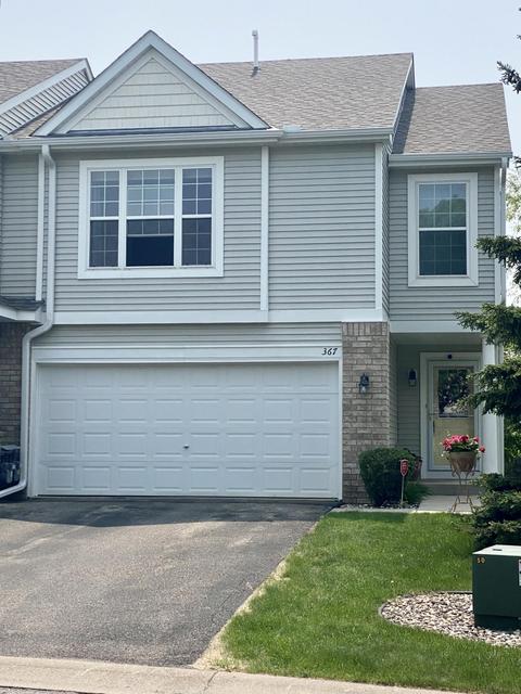 367 Wagon Wheel Ln, Chaska, MN 55318
