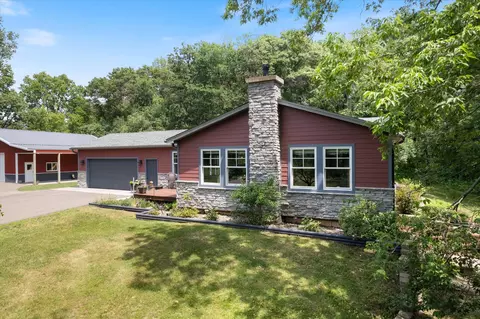 567 Mccutcheon Rd, Hudson, WI 54016